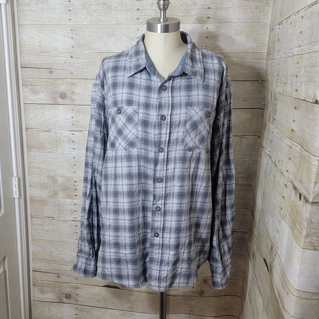 Wrangle Button Up